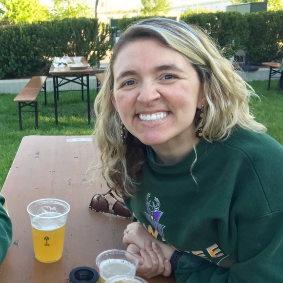 Heyyyy, I’m Alli!! ✌️ - Picture 3 of 16